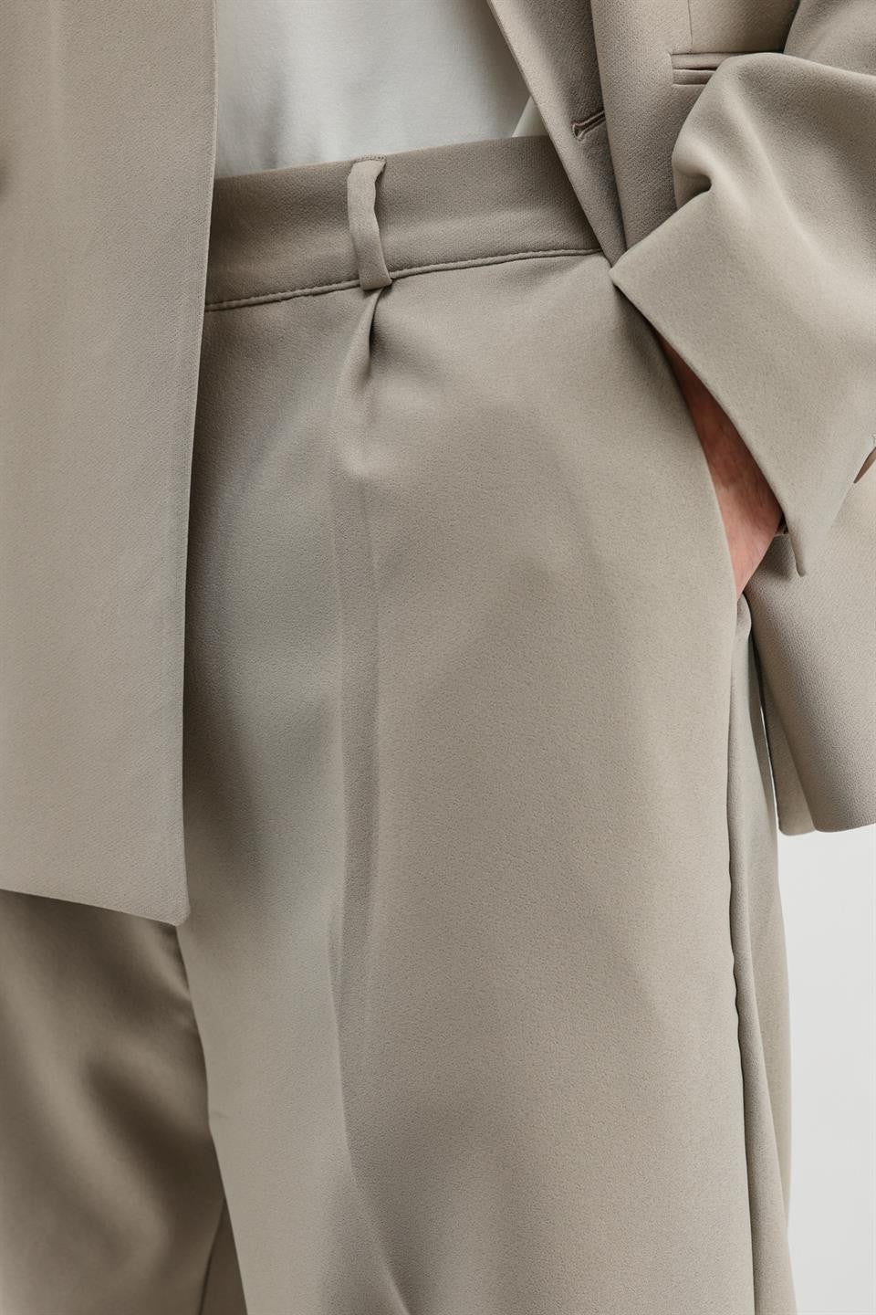 Oversized Double-Breasted Suit