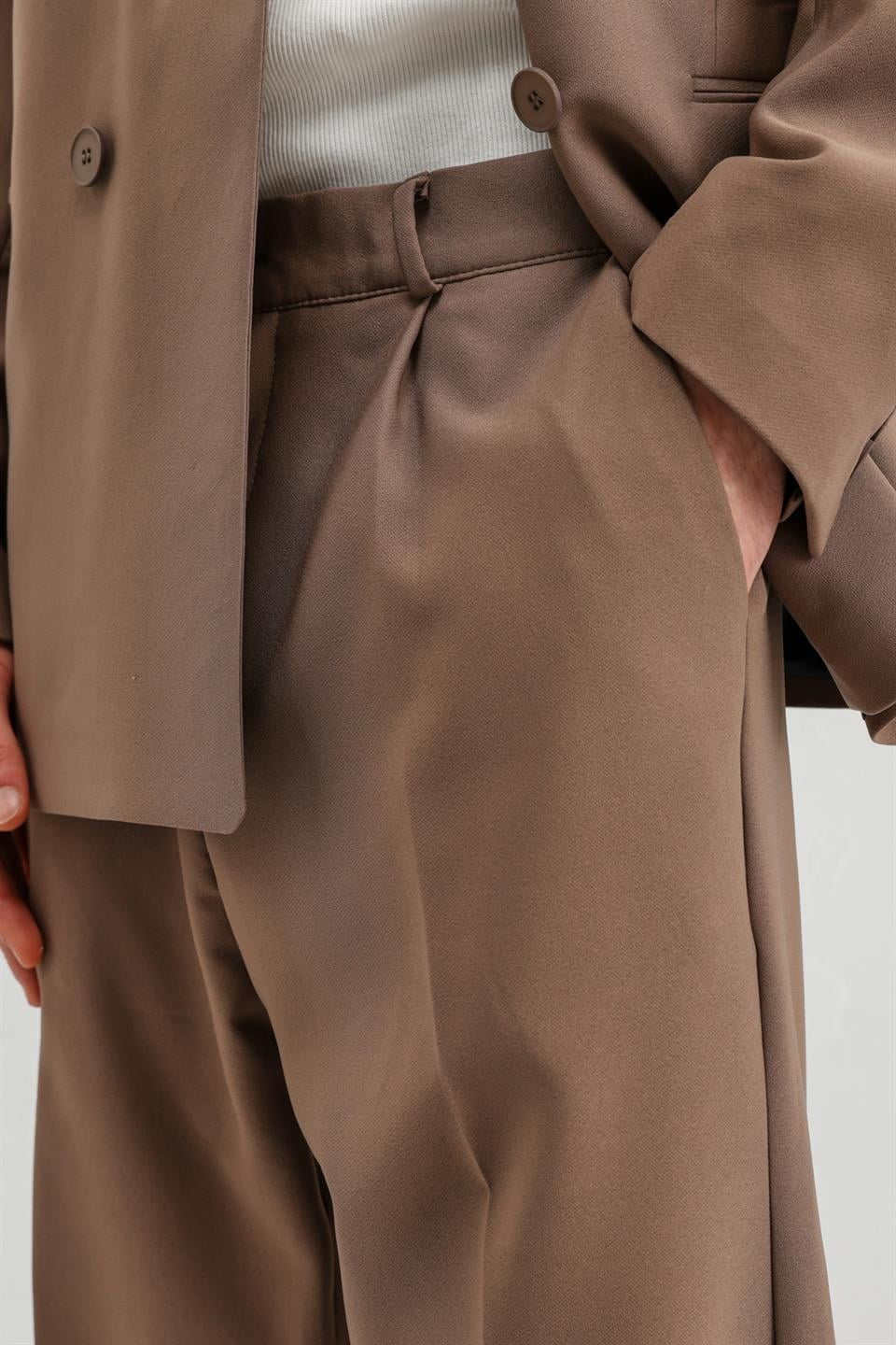 Oversized Double-Breasted Suit