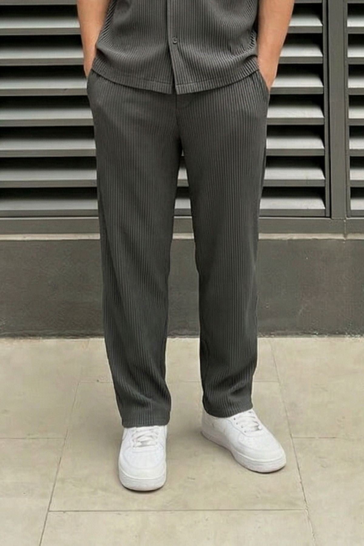 Drawstring Baggy-Fit Pants